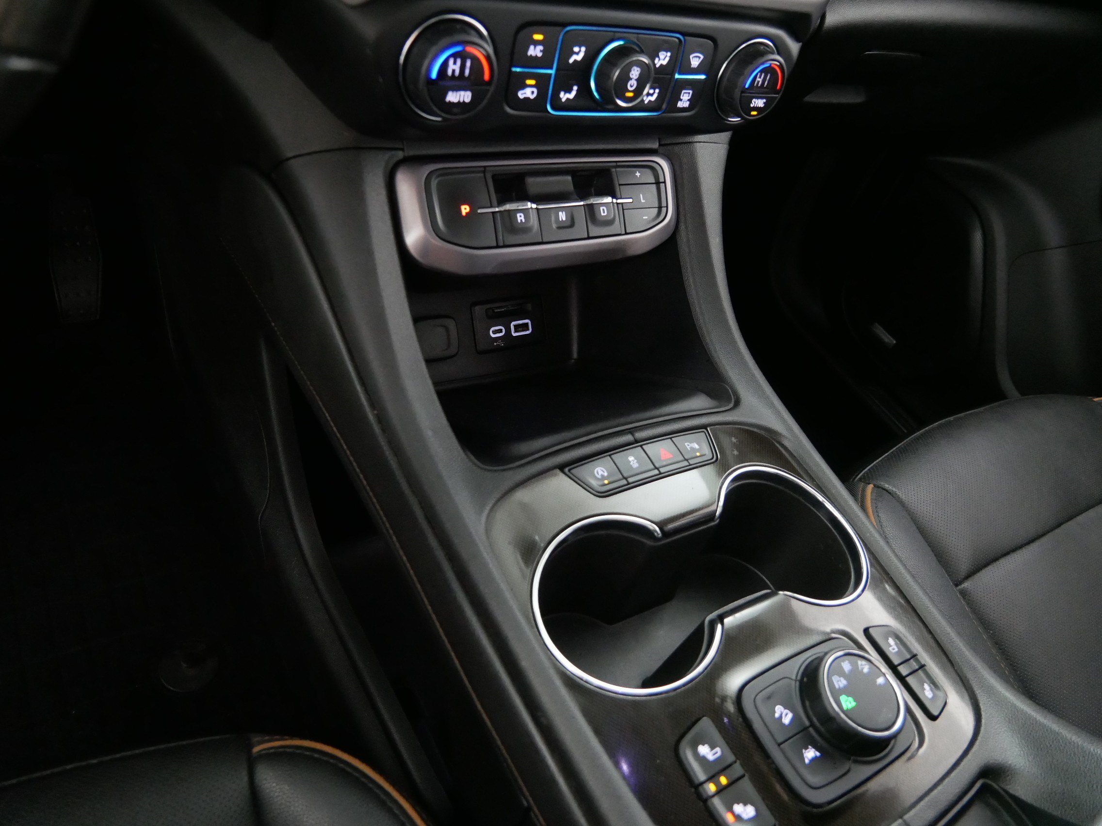 Used 2020 GMC Acadia AT4 w/ Driver Alert Package II AWD/4WD image 24