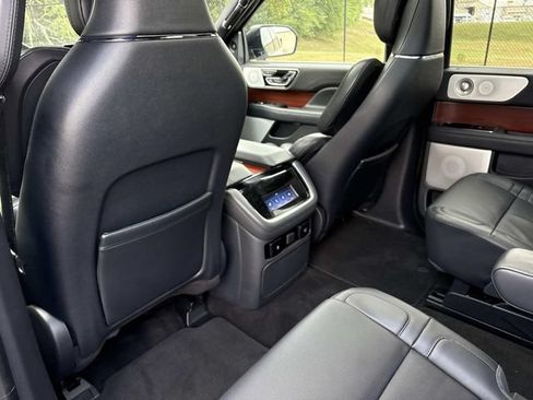 Certified 2022 Lincoln Navigator L Reserve AWD/4WD image 17