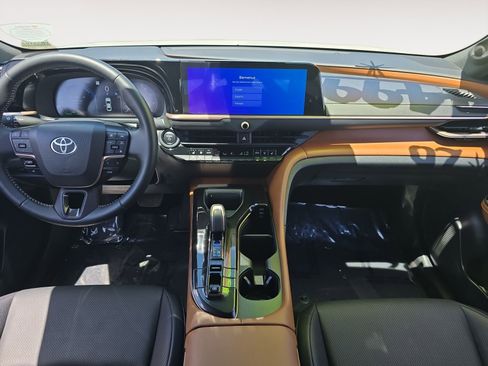 Certified 2026 Toyota Crown w/ Carpet Mat Package (TMS) AWD/4WD image 10