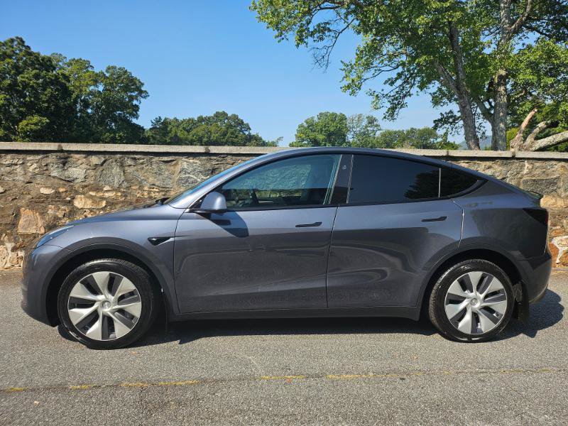 Used 2023 Tesla Model Y Long Range AWD/4WD image 8