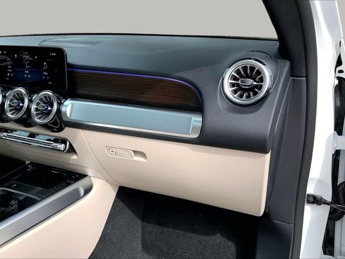 Certified 2026 Mercedes-Benz GLB 250 4MATIC image 10