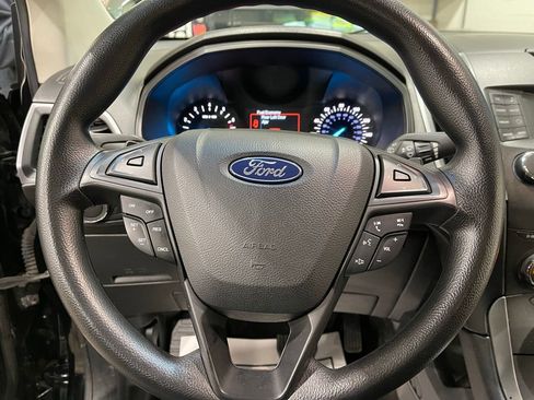 Used 2018 Ford Edge SE image 8