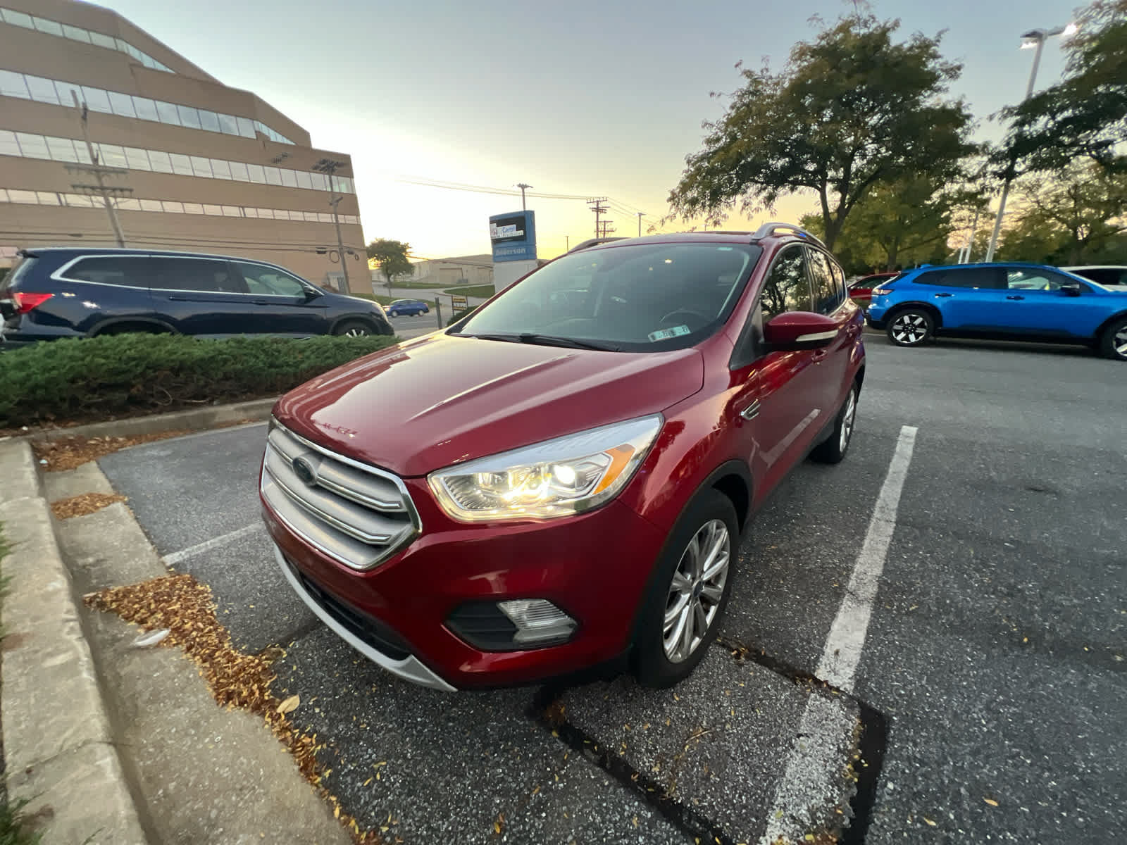 Used 2018 Ford Escape Titanium AWD/4WD image 5