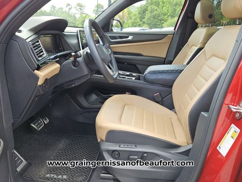 Used 2025 Volkswagen Atlas Cross Sport SEL R-Line AWD/4WD image 3
