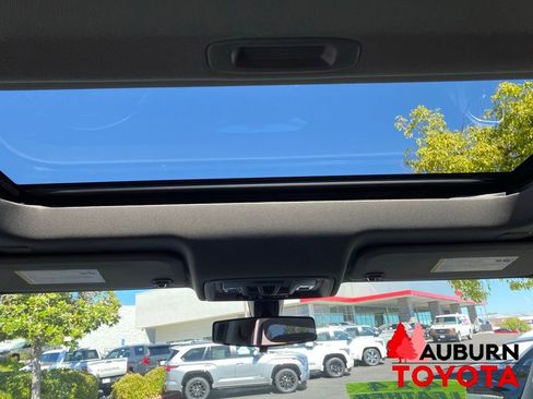 Used 2019 Chevrolet Silverado 1500 RST AWD/4WD image 29