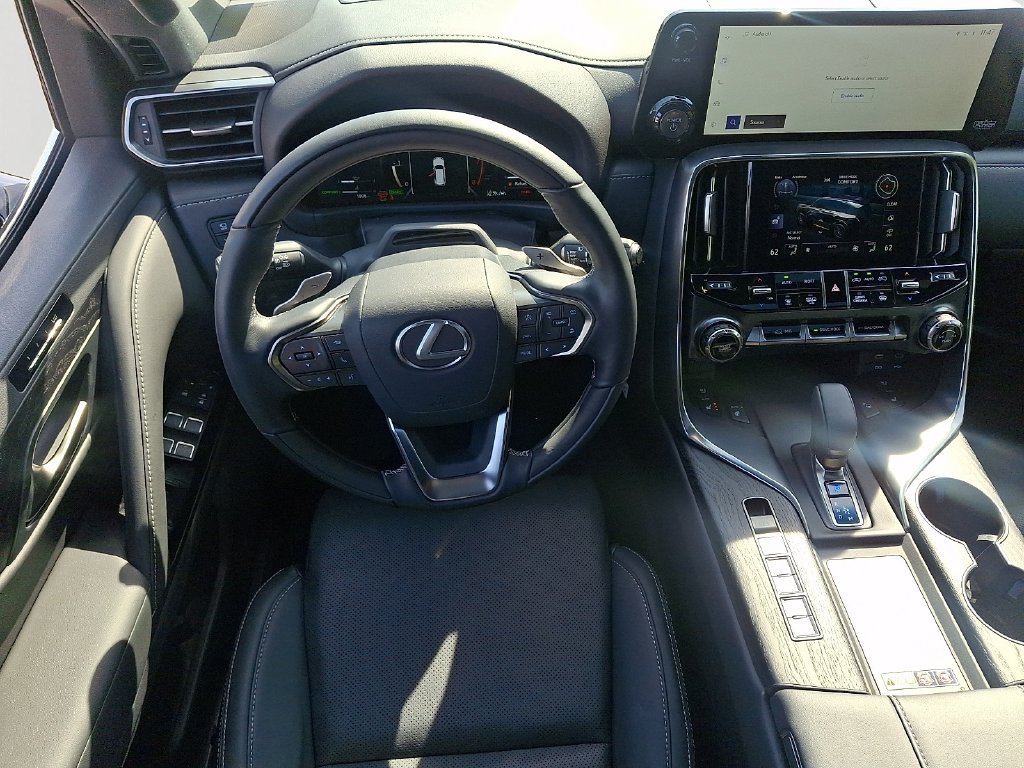 Used 2026 Lexus LX 700h Luxury AWD/4WD image 13