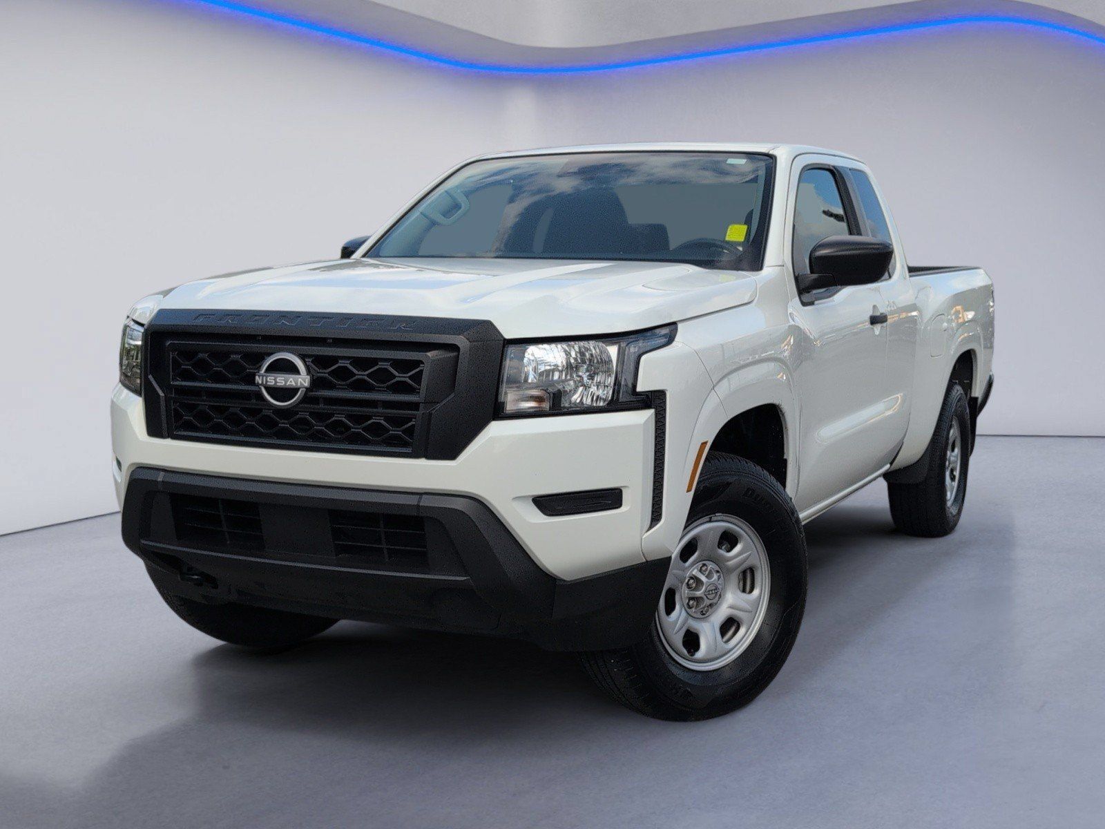 Used 2024 Nissan Frontier S w/ Technology Package AWD/4WD image 2
