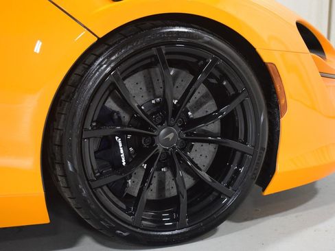 New 2026 McLaren Artura Spider RWD image 17