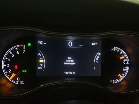 Used 2021 Jeep Grand Cherokee Laredo X AWD/4WD image 23