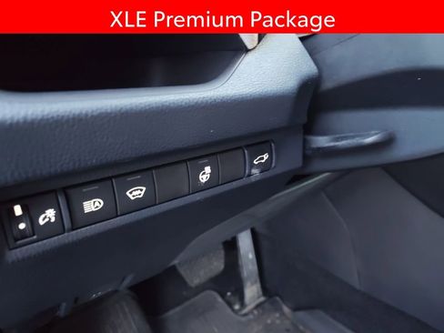Used 2023 Toyota RAV4 XLE Premium image 9
