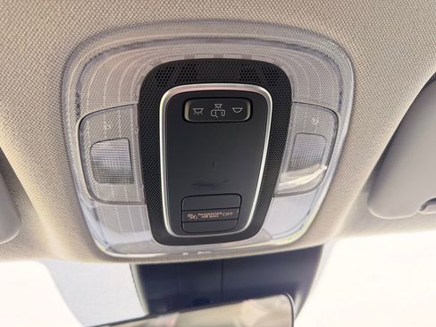 Used 2025 Hyundai Elantra SE FWD image 25