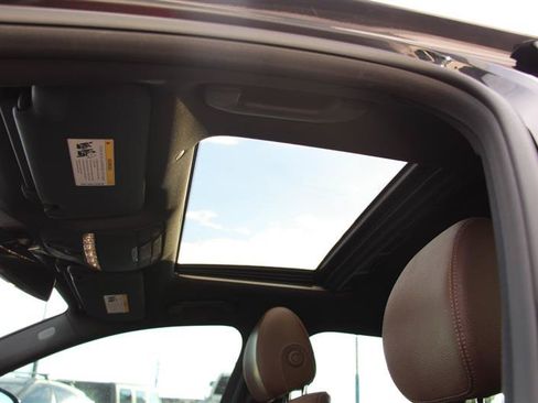 Used 2017 Mercedes-Benz E 300 4MATIC image 24