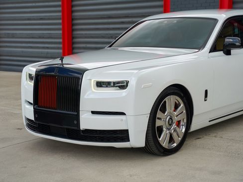 Used 2018 Rolls-Royce Phantom Extended Wheelbase RWD image 10