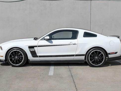 Used 2012 Ford Mustang Boss 302 w/ Boss 302 Accessory Pkg image 11