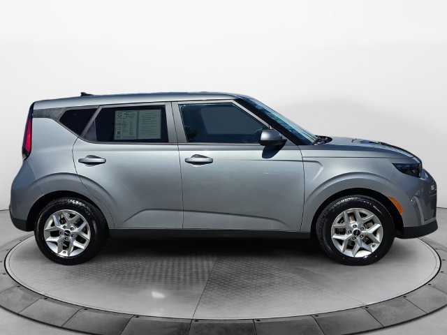 Used 2024 Kia Soul LX w/ Option Group 015 FWD image 6