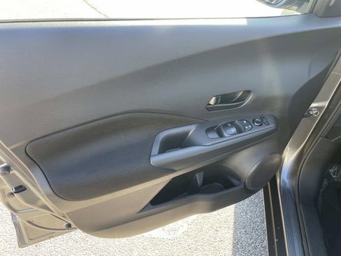 Certified 2025 Nissan Kicks Play S image 15