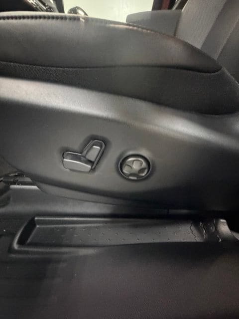New 2027 Chrysler Pacifica Select FWD image 14