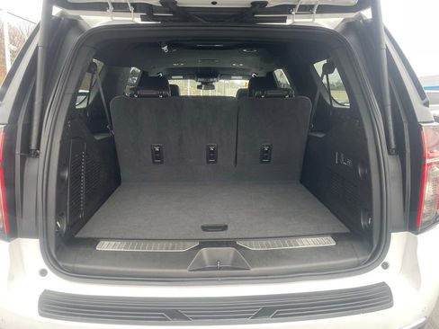 Used 2024 Chevrolet Suburban Premier image 22
