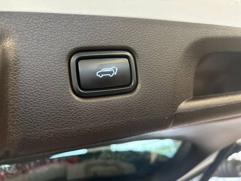 Used 2020 Hyundai Palisade Limited FWD image 18