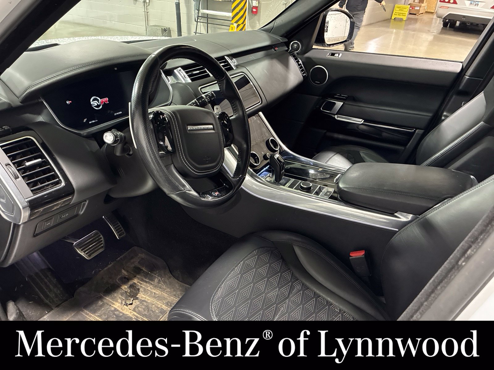 Used 2020 Land Rover Range Rover Sport SVR AWD/4WD image 4