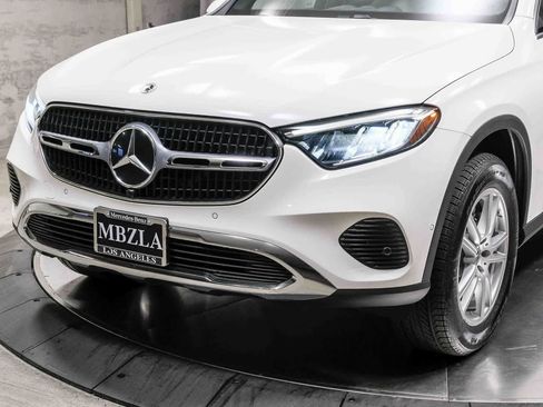 Certified 2025 Mercedes-Benz GLC 300 image 11