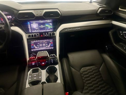 Used 2024 Lamborghini Urus S image 24