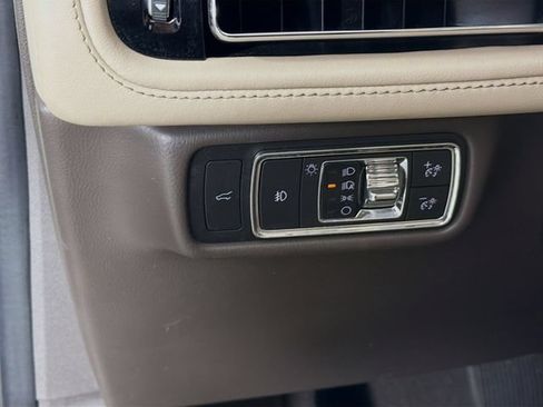Certified 2022 Lincoln Aviator Reserve w/ Equipment Group 201A AWD/4WD image 12