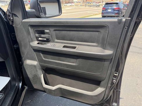 Used 2018 RAM 1500 Express w/ Express Value Package AWD/4WD image 19