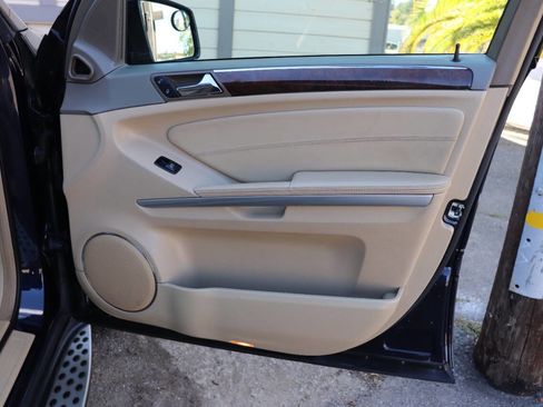 Used 2012 Mercedes-Benz GL 450 4MATIC image 33