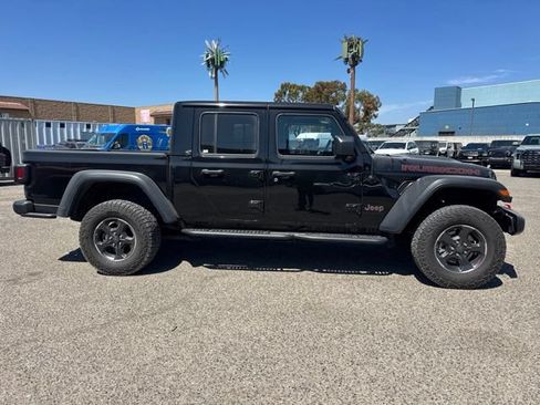Used 2023 Jeep Gladiator Rubicon w/ Cold Weather Group AWD/4WD image 4