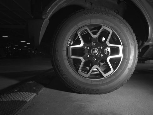 Used 2024 Ford Bronco Outer Banks AWD/4WD image 25