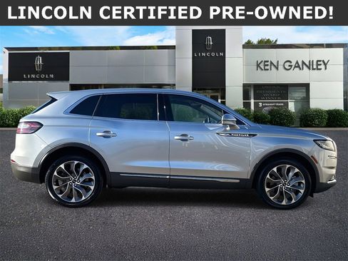 Used 2021 Lincoln Nautilus Reserve image 2
