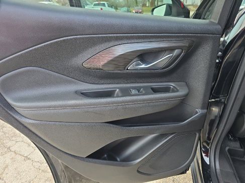 Used 2023 GMC Terrain SLE w/ Driver Convenience Package image 34