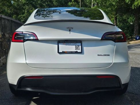 Used 2023 Tesla Model Y Performance AWD/4WD image 9