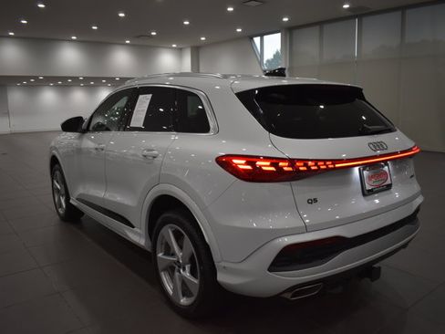 Used 2025 Audi Q5 Premium Plus w/ Premium Plus AWD/4WD image 5