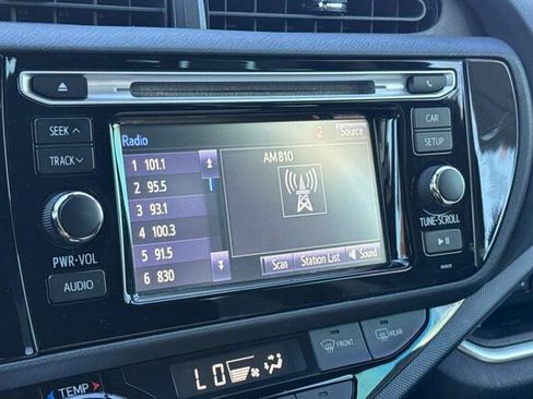 Used 2017 Toyota Prius C Two image 18