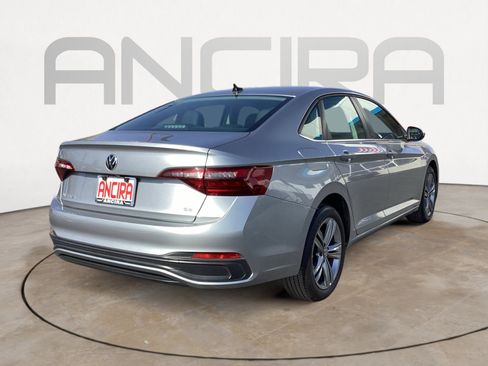 Used 2024 Volkswagen Jetta SE image 14