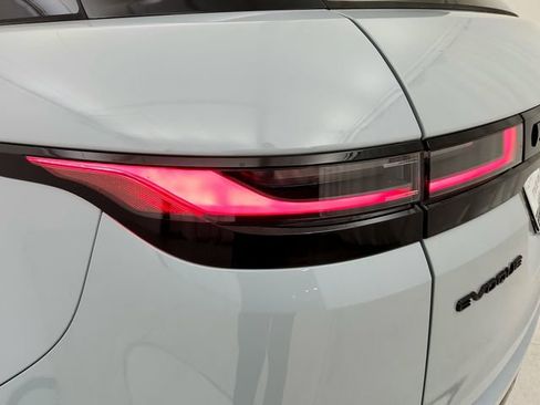 Used 2025 Land Rover Range Rover Evoque S image 32