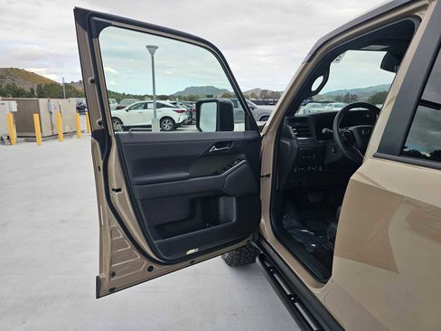 Used 2026 Lexus GX 550 w/ Accessory Package (32) AWD/4WD image 19