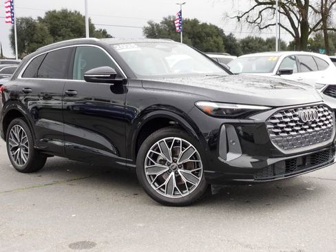 Used 2025 Audi Q5 Premium Plus w/ Premium Plus image 5