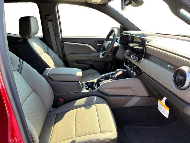 New 2026 Chevrolet Colorado ZR2 w/ Technology Package AWD/4WD image 13
