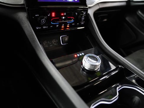 Used 2023 Jeep Grand Cherokee Altitude image 27