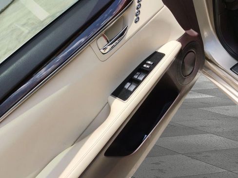Used 2018 Lexus ES 350 w/ Luxury Package w/Wood Trim FWD image 9