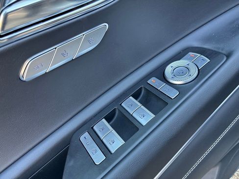 Used 2025 Genesis GV80 2.5T Standard AWD/4WD image 12