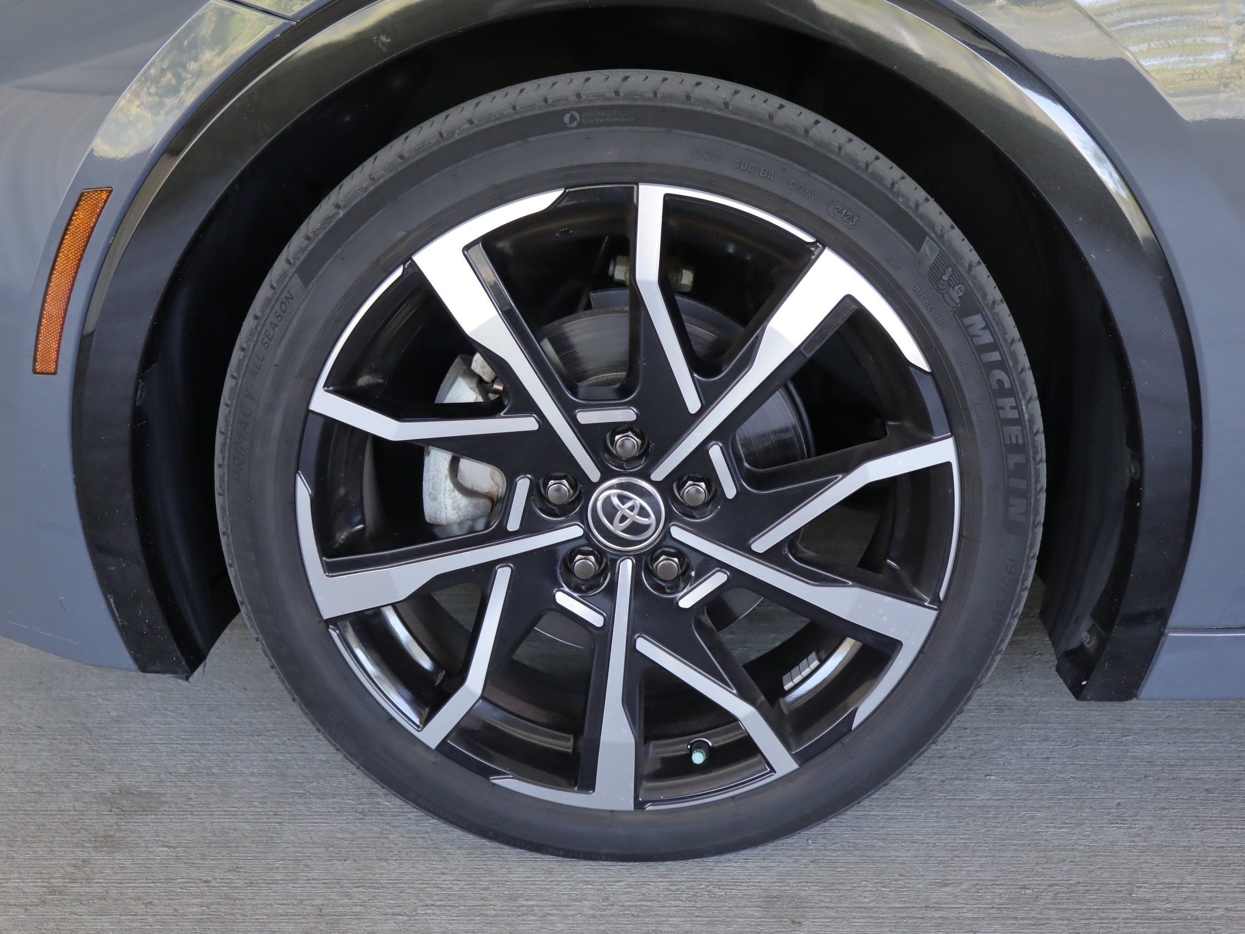 Used 2023 Toyota Prius Prime FWD image 25
