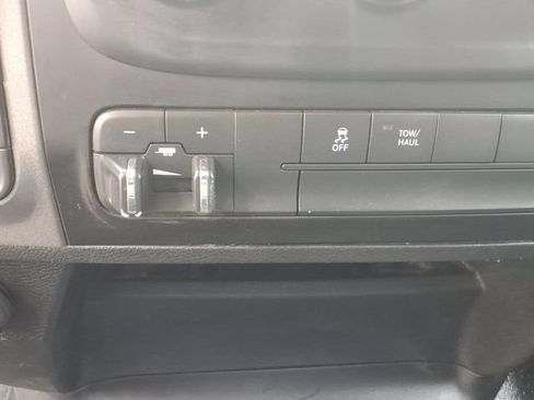 Used 2022 RAM 1500 Tradesman w/ Chrome Appearance Group AWD/4WD image 11