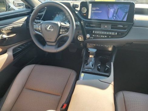 Used 2024 Lexus ES 300h w/ Premium Package FWD image 25