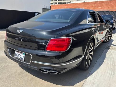 Used 2022 Bentley Flying Spur Plug-In Hybrid AWD/4WD image 7