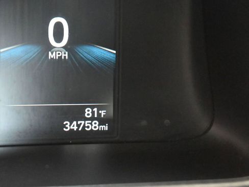 Used 2023 Hyundai Elantra SEL image 29