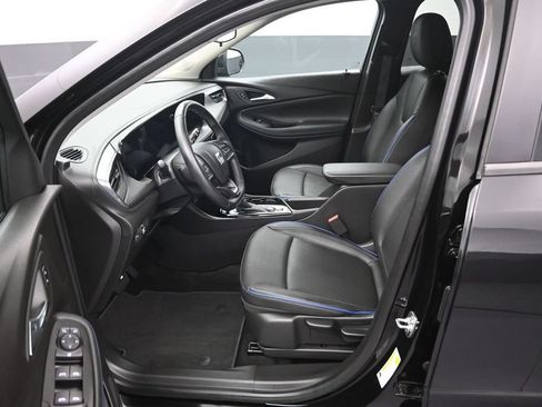 Used 2025 Buick Encore GX Sport Touring FWD image 9